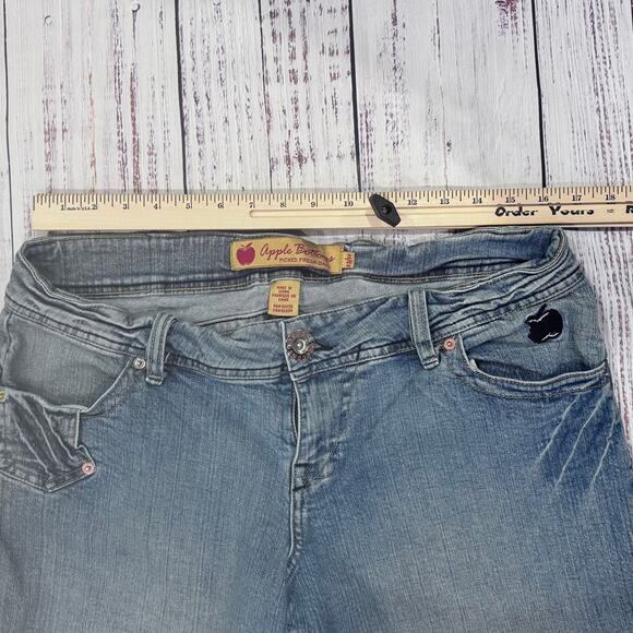 Apple Bottoms Capri Jeans Light Wash Women’s 14 Embroidered Y2K Denim - Picture 3 of 12